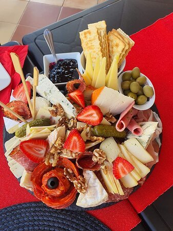 Platinum - Wine & Tapas