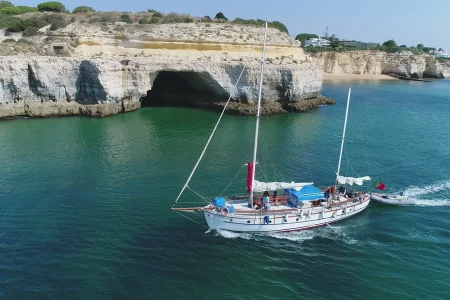 Hour Boat Trip with Barbecue and Drinks
