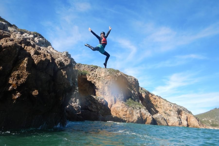 Coasteering Algarve - Cliff-jumping adventure