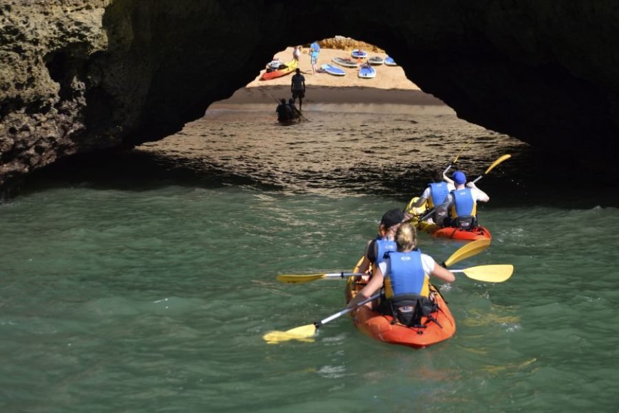 Benagil-Kayak-Tour-1-e1631543016416-pd23izaxdzzeannt36st6dwygyabd41rxbc2y4sk6c