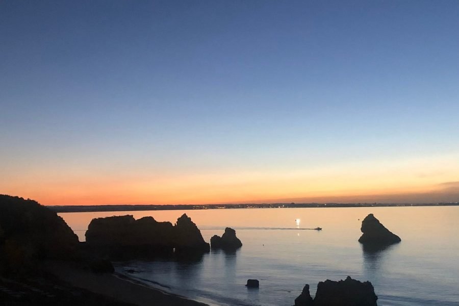 Sunrise SUP tour Lagos Caves