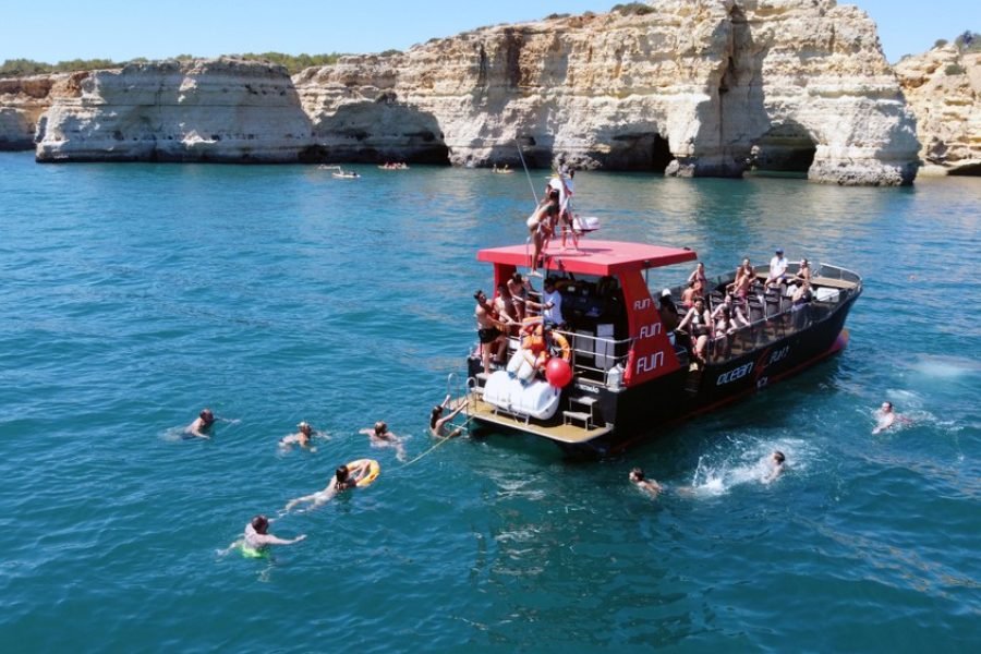 Portimão : Benagil Caves Catamaran Tour - Family Tour