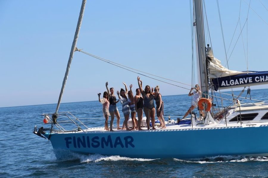Albufeira : Private Sailing trip, Barbecue and Open bar on the beach