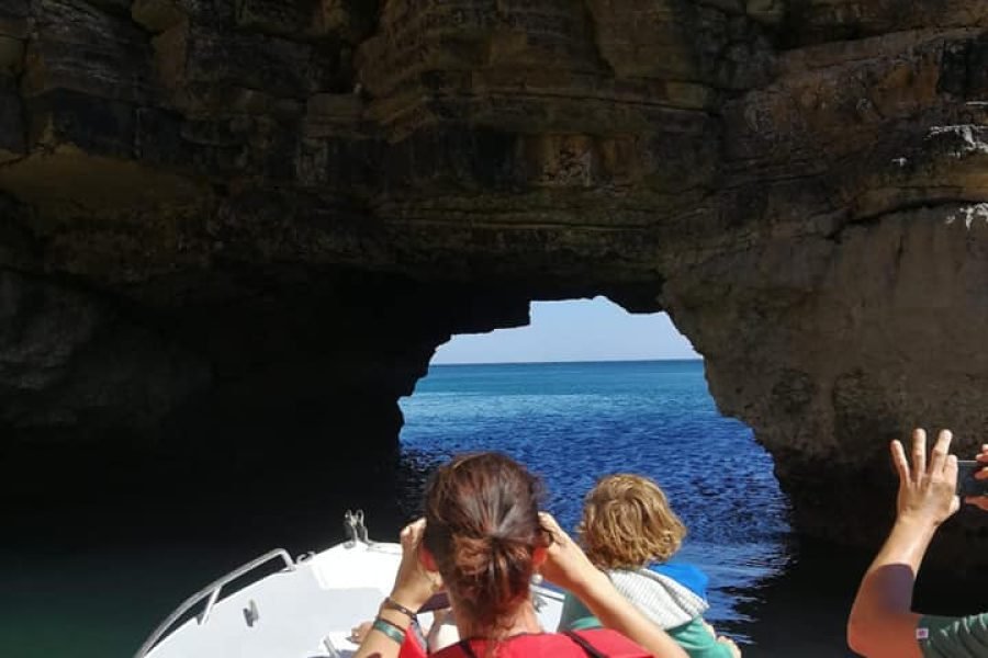 Salema : Local Grottos and Coastline